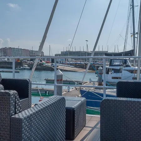 Av Amsterdam Casa Flotante * Gijón